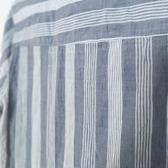 NWT Abercrombie and Fitch striped gray button down size M - Picture 5 of 7
